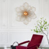 Decoração de parede com flores de peônia