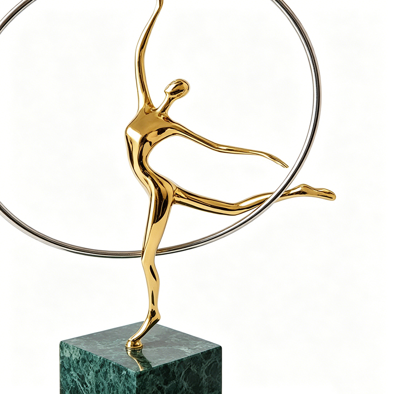 Sculptures & Figurines